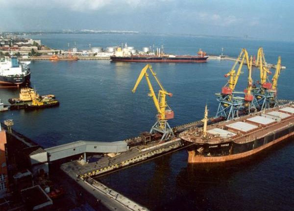 В морских портах Украины заблокировали аренду